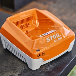 Szybka ładowarka Stihl AL 301