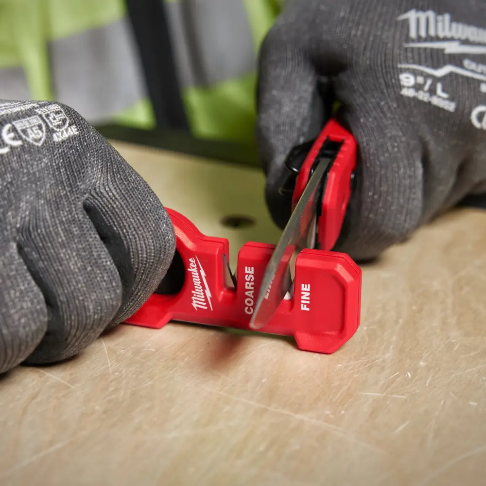 Wkrętarka Milwaukee M18 FUEL w akcji