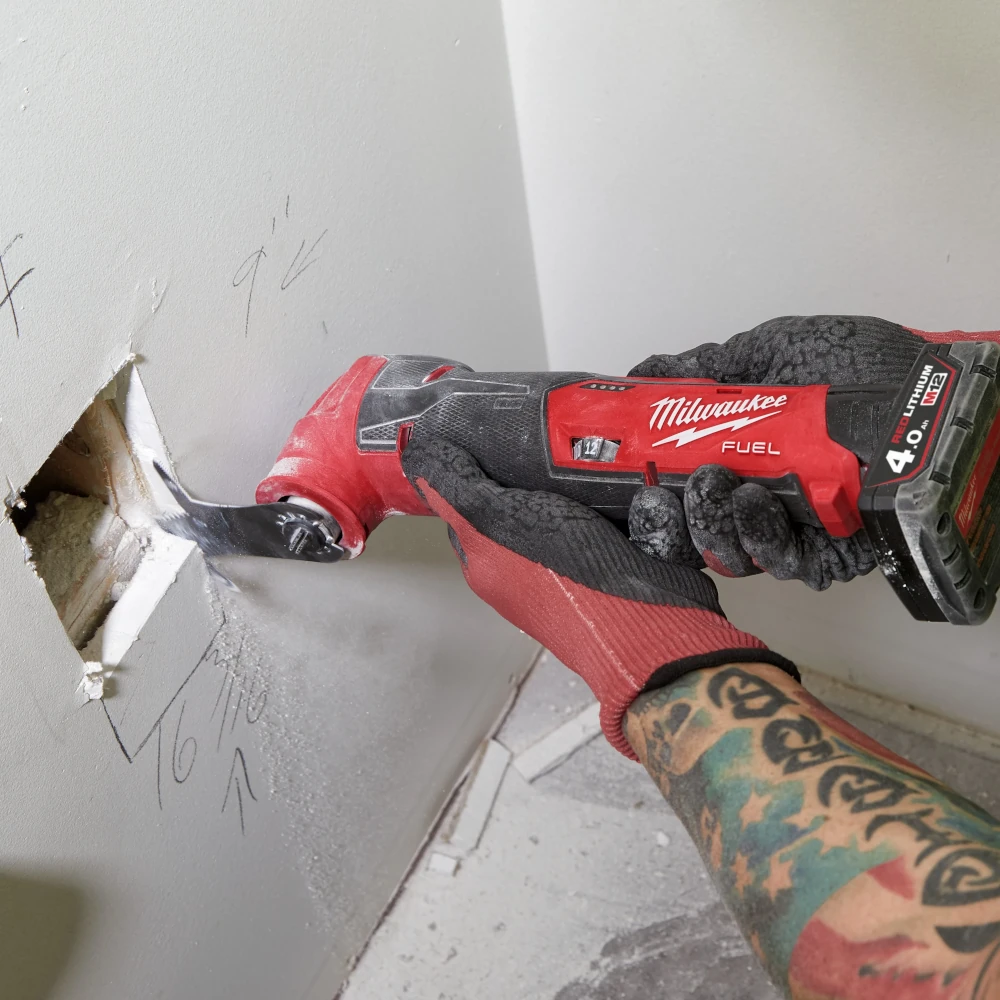 Wkrętarka Milwaukee M18 FUEL w akcji