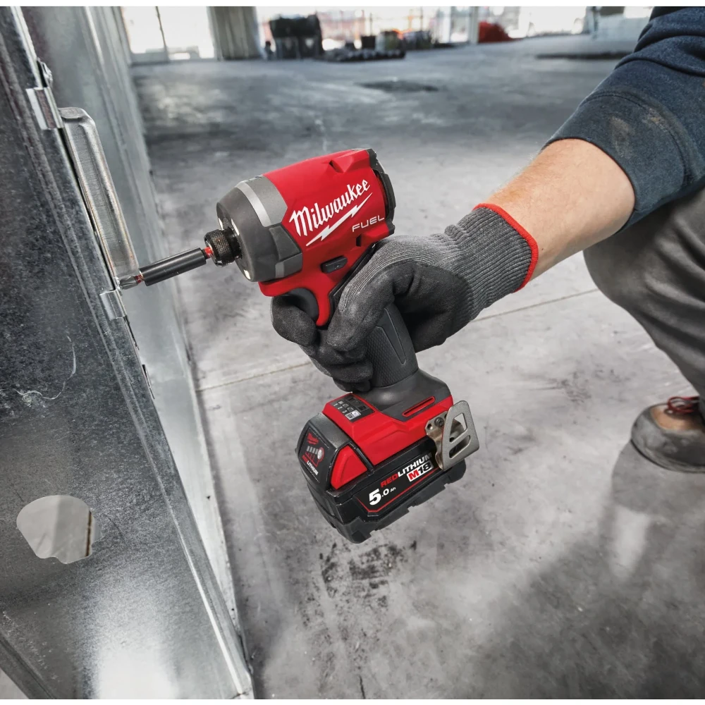 Wkrętarka Milwaukee M18 FUEL w akcji