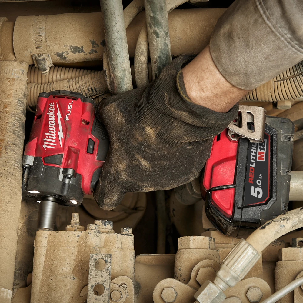 Wkrętarka Milwaukee M18 FUEL w akcji