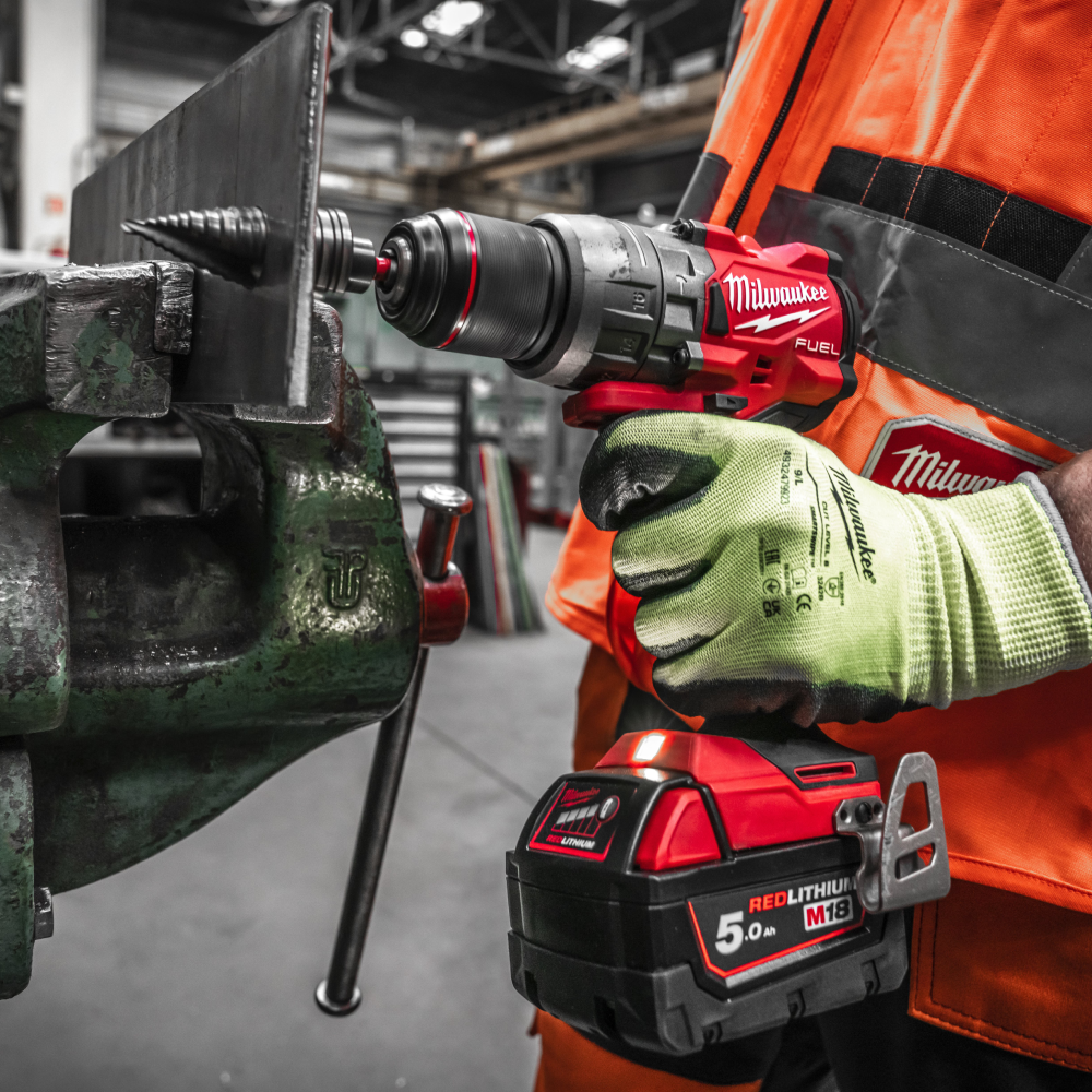 Wkrętarka Milwaukee M18 FUEL w akcji