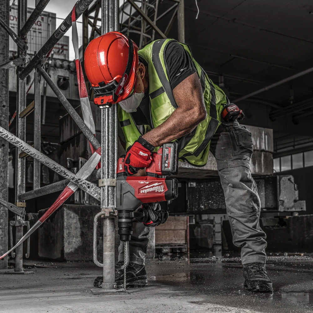 Wkrętarka Milwaukee M18 FUEL w akcji