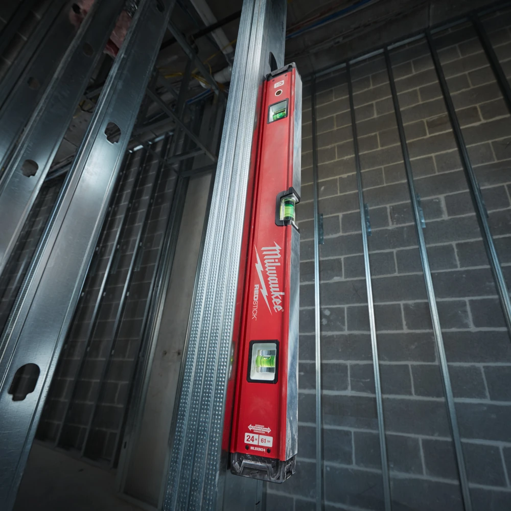 Wkrętarka Milwaukee M18 FUEL w akcji